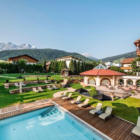 Mirabell Dolomites Hotel - Luxury Ayurveda & Spa Valdaora Kültér fotó