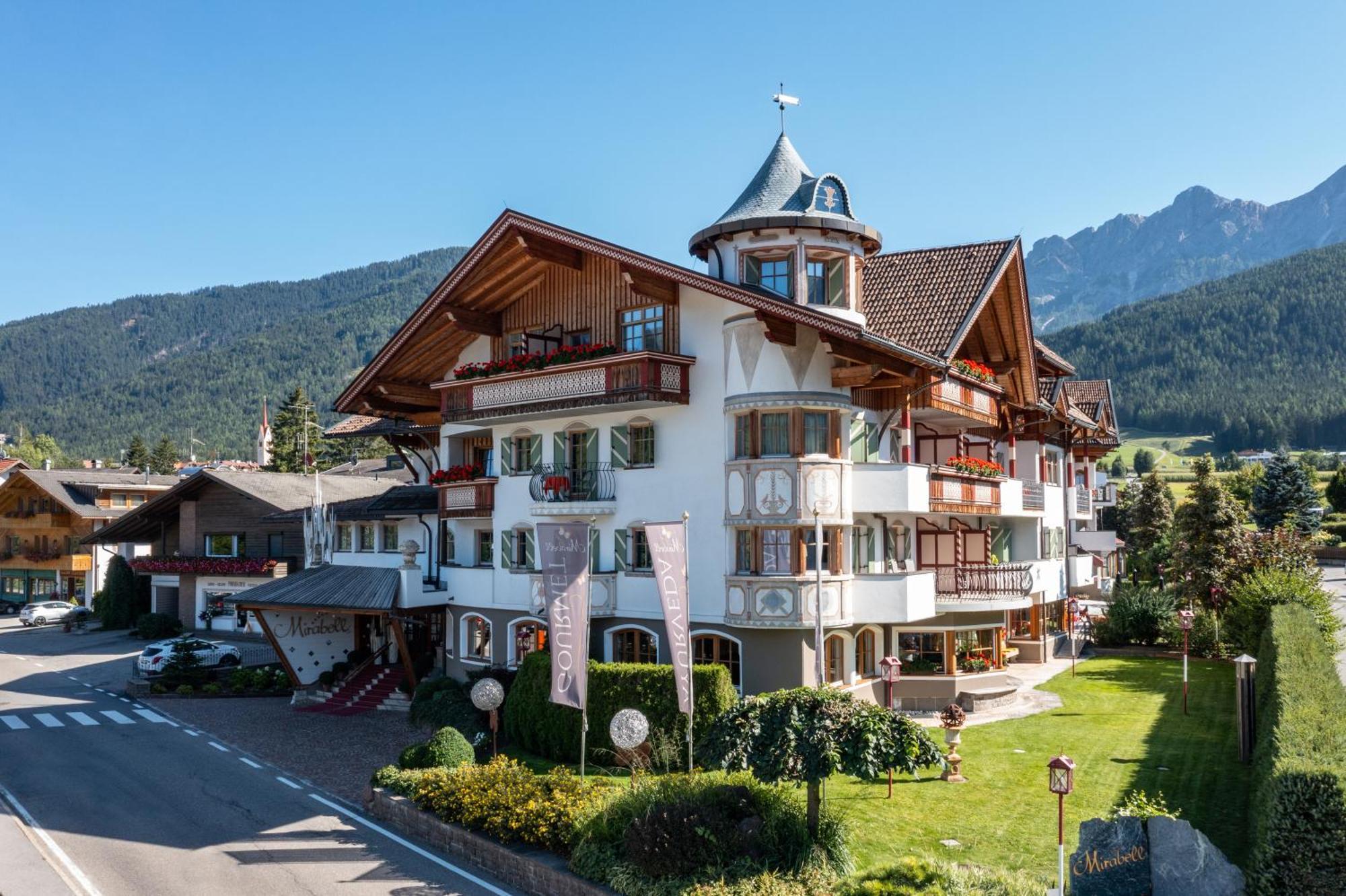 Mirabell Dolomites Hotel - Luxury Ayurveda & Spa Valdaora Kültér fotó