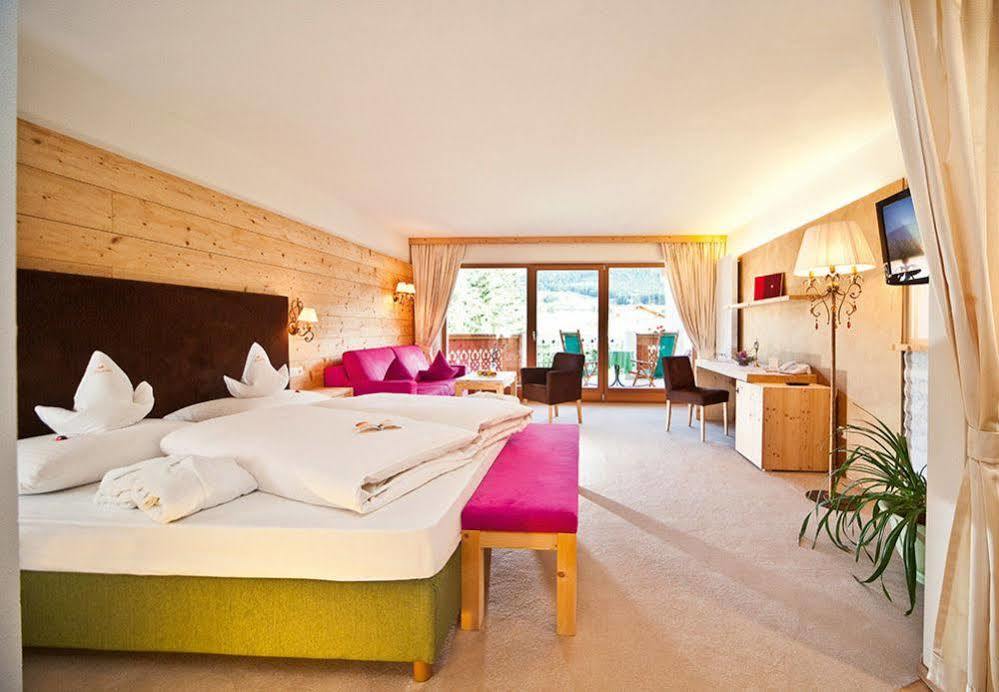 Mirabell Dolomites Hotel - Luxury Ayurveda & Spa Valdaora Kültér fotó